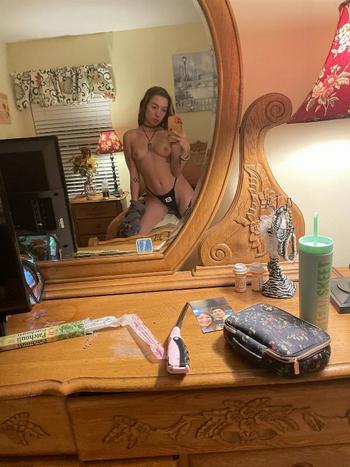 332-321-2725, 24  female escort, Concord
